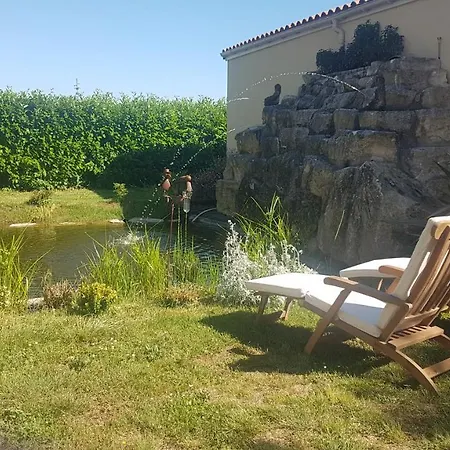 Maison Calme Et Paisible * La Faye (Charente)