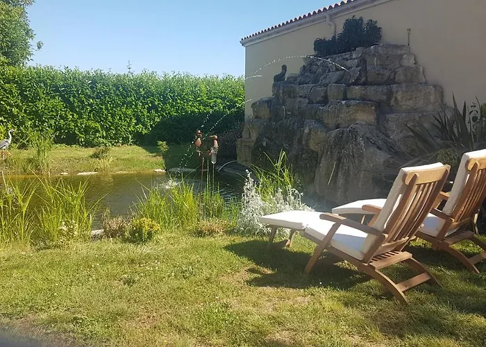 Maison Calme Et Paisible * La Faye (Charente)