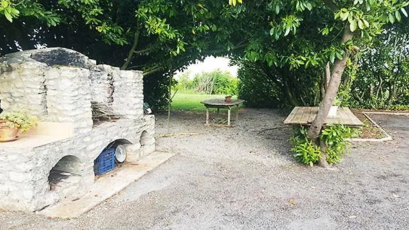 Maison Calme Et Paisible * La Faye (Charente)